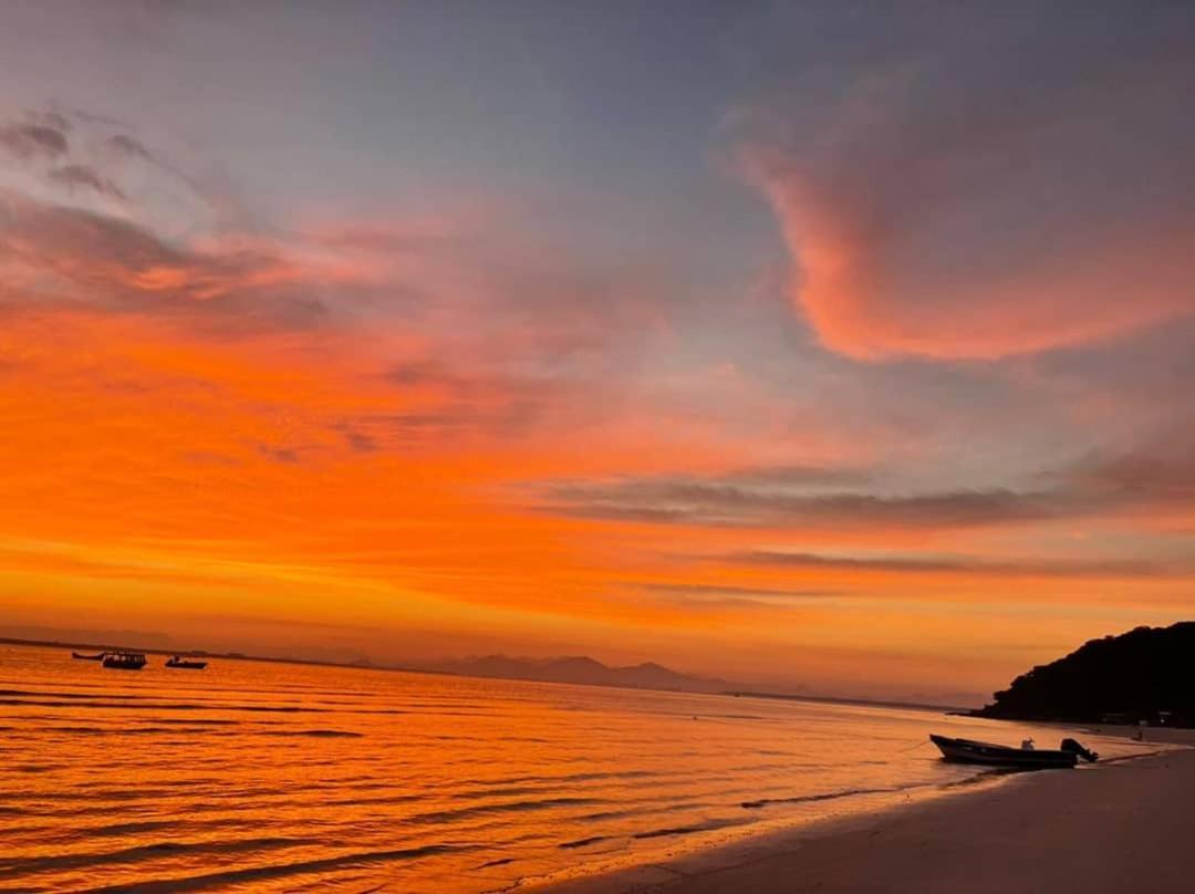 Pousada Coracao Da Ilha Ilha do Mel Bagian luar foto
